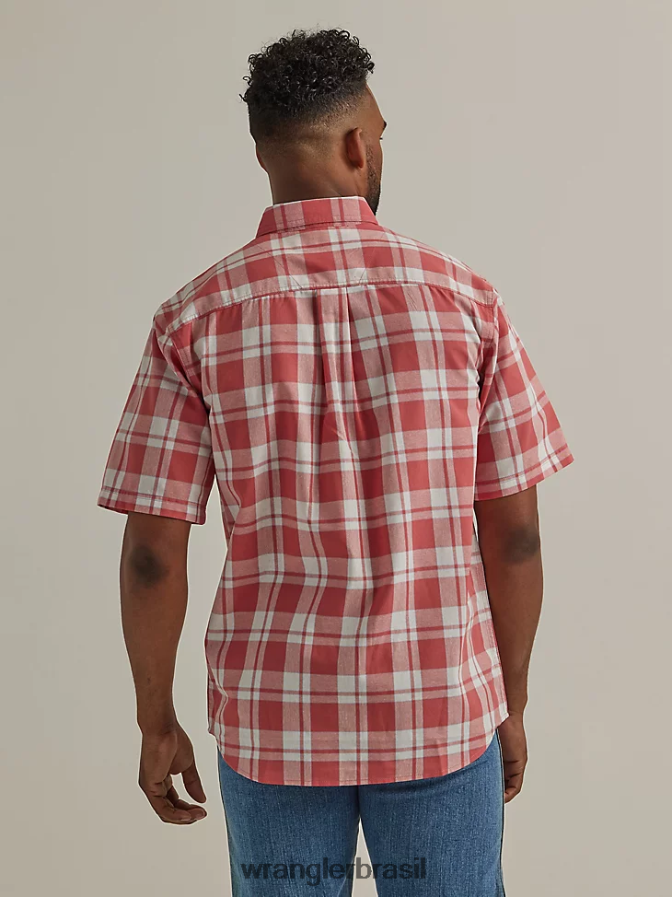Wrangler Camisa xadrez de botão com manga curta e fácil cuidado cedro vermelho (112325899) homens roupas 00LN6N346