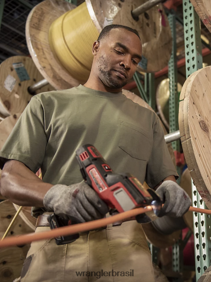 Wrangler Riggs Workwear Camiseta de desempenho de manga curta com 1 bolso verde avelã (3w701hg) homens roupas 00LN6N279