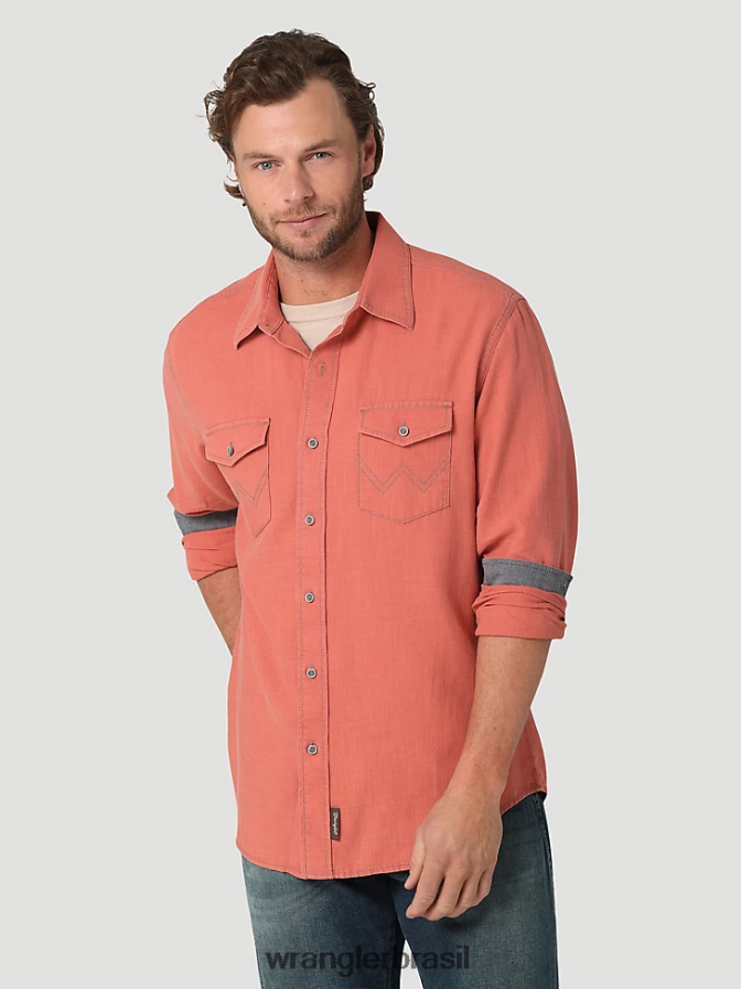 Wrangler camisa sólida retrô premium de manga comprida com botões vermelho salmão (112324852) homens roupas 00LN6N303