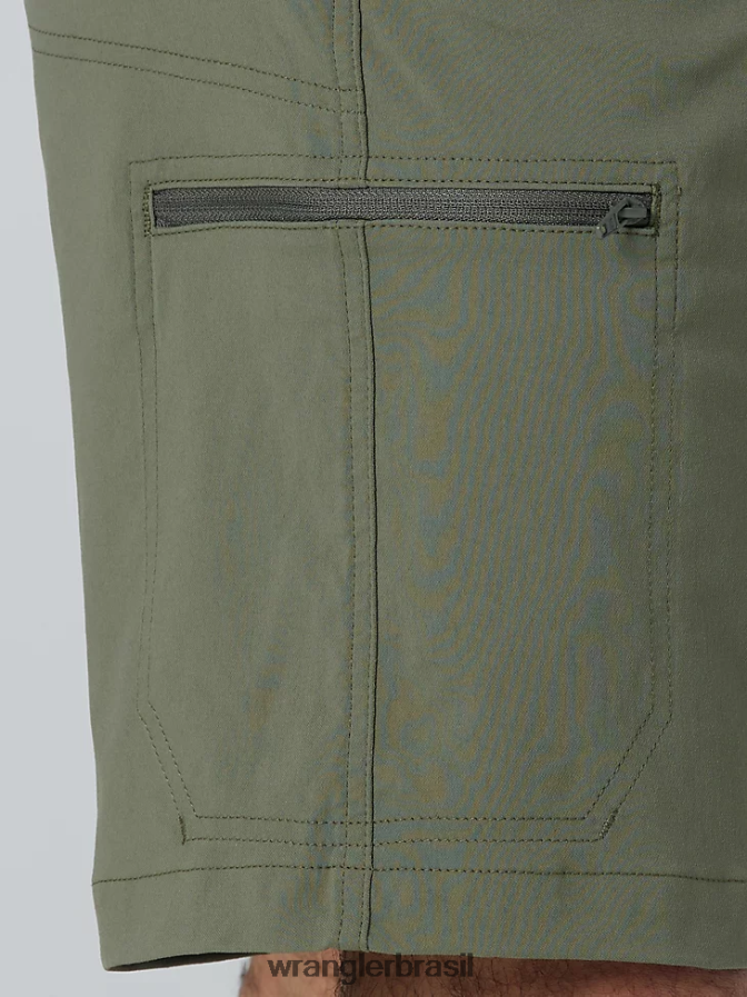 Wrangler utilitário de desempenho externo curto azeitona empoeirada (112336155) homens roupas 00LN6N606