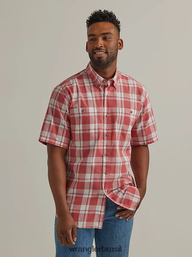 Wrangler Camisa xadrez de botão com manga curta e fácil cuidado cedro vermelho (112325899) homens roupas 00LN6N346